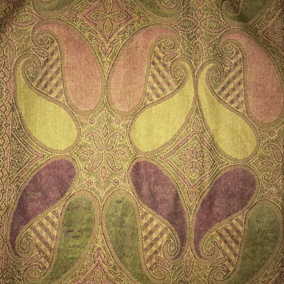 Green patterned scarf - Picture 3 of 3